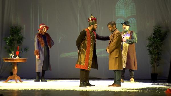 Deţinuţii din penitenciarul Rahova au renunțat pentru câteva ore la uniforma închisorii și au urcat pe scena teatrului: "Să arate că pot face şi lucruri minunate"