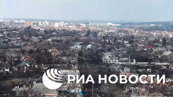 Filmare din dronă cu iadul din Fortăreaţa Bahmut. Ucrainenii au trimis întăriri, situaţia e  "mult mai rea decât cea raportată oficial"