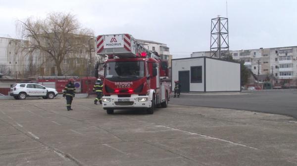 În Covasna, autorităţile au amânat exerciţiul sirenelor pentru aprilie. Au nevoie de timp să traducă avertizările din engleză