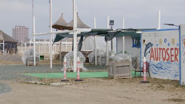 Clădirile care ar putea fi demolate pe litoral. Proprietarii, avertizaţi că au două zile ca să le pună ei la pământ