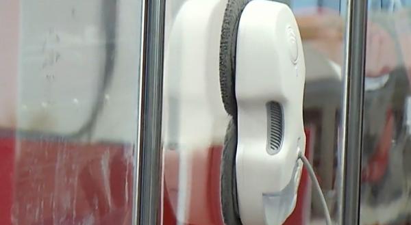 Roboţii care fac curăţenie în casă în locul tău. Vânzările au ajuns la 20 de miliarde de euro