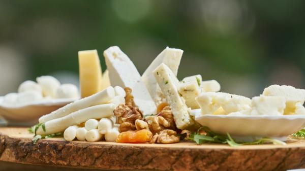Cum consumăm lactatele fără să ne punem sănătatea în pericol? Sfaturile nutriţioniştilor