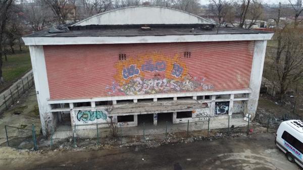 Viața bate filmul: Cum au fost distruse, prin abandon şi nepăsare, toate cinematografele Capitalei. Din 46 mai funcționează doar unul