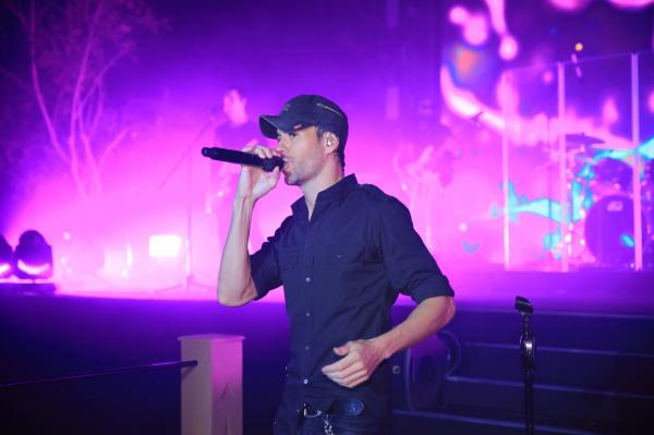 Enrique Iglesias, în România. Starul muzicii latino vine la cel mai mare festival de muzică din sudul României. Cât costă cel mai ieftin bilet