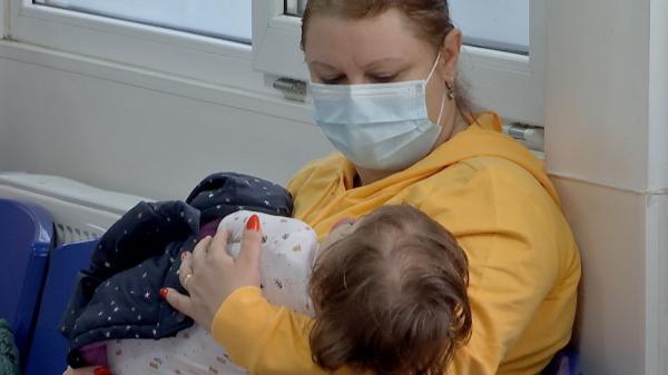 Simptomul care trimite tot mai mulţi copii la spital. Ce boli poate ascunde de fapt