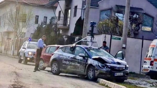 Maşina Google Street, implicată într-un accident în Ovidiu. Şoferul nu ar fi acordat prioritate