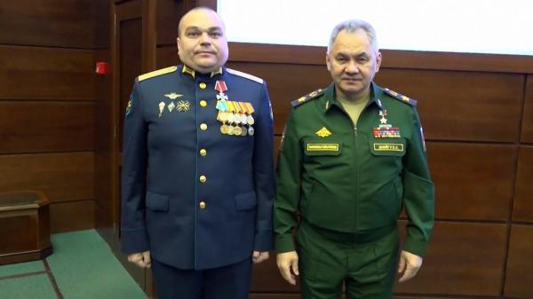 Pilotul decorat de ruşi şi făcut "idiot" de americani a povestit cum a provocat prăbuşirea dronei americane de 30 milioane de dolari