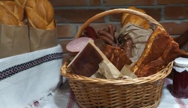 Cât ajunge să coste masa tradiţională de Paşte în acest an şi ce preparate nu trebuie să lipsească din meniu