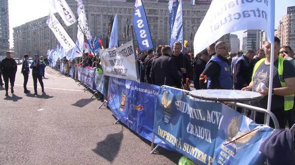 Mii de sindicaliști din Poliție, Penitenciare și militari rezerviști au protestat 6 ore în Piața Victoriei. Ce vor de la Guvern