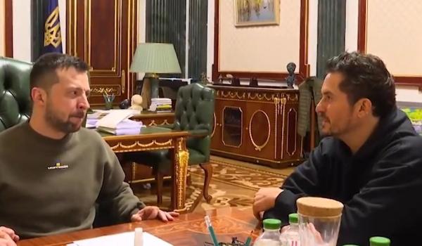Orlando Bloom a vizitat un centru pentru copiii afectaţi de război în Ucraina. Actorul s-a întâlnit şi cu Zelenski