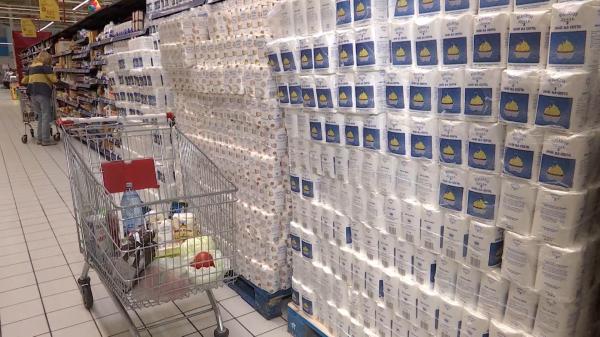 Companiile care s-ar fi înţeles să scumpească alimentele de bază, prinse după ce s-au lăcomit. Au făcut creşteri de patru ori cât media inflaţiei