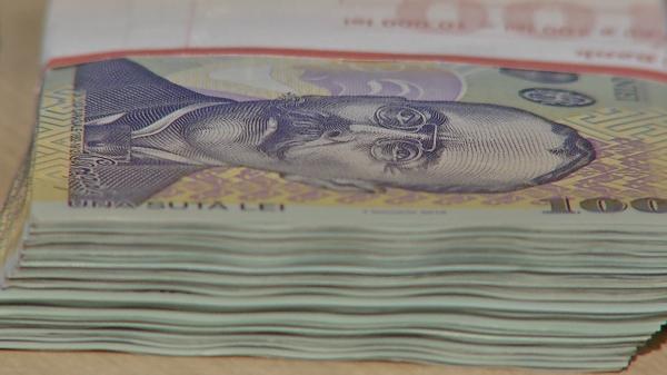 CALCUL. Cu cât creşte rata unui român care a luat credit de 75.000 de euro, de la 1 aprilie. IRCC a atins o valoare record