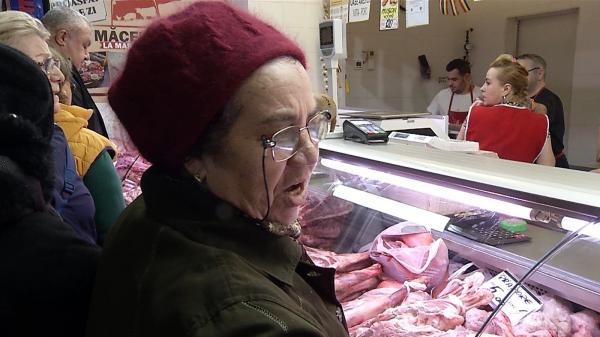 Cât a ajuns să coste un kilogram de carne de miel în preajma Paştelui. Oamenii sunt şocaţi de preţuri