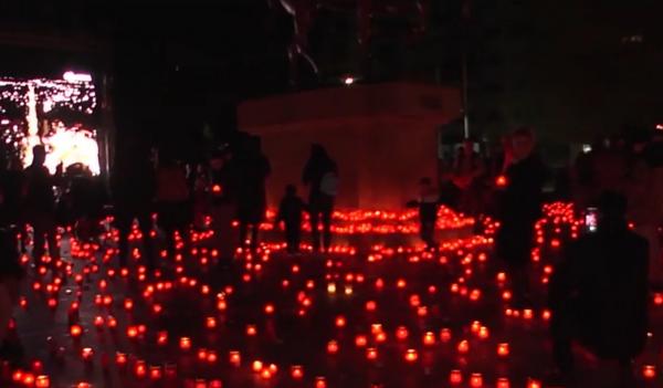 Mii de candele aprinse, noaptea trecută, la Târgoviște. 2024 de lumânări au format anul acesta Calea Luminii