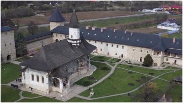 Forfotă mare în bisericile din toată ţara. Lăcaşele de cult, curăţate pentru cea mai importantă sărbătoare a creştinătăţii