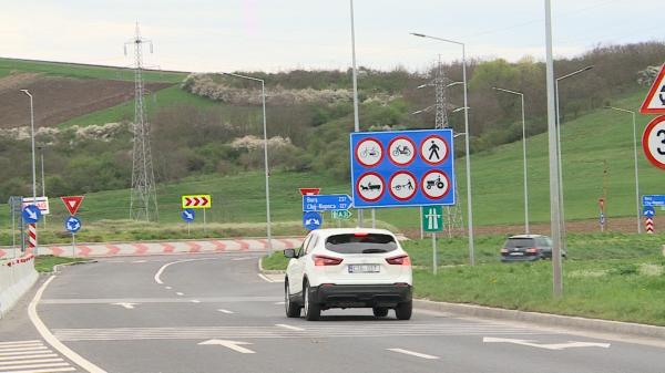 Urşii au devenit o problemă şi pe autostrăzi. Impactul cu un urs poate fi fatal pentru un şofer care circulă cu 130 km/h