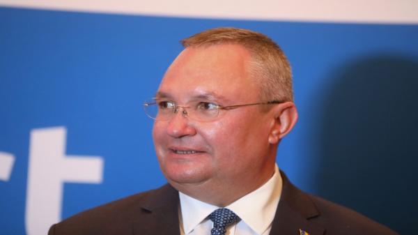 Salarii şi angajări îngheţate la stat, cumulul pensie salariu interzis şi reduceri la ministere. Guvernul vrea să facă economii de 10 miliarde de lei - surse