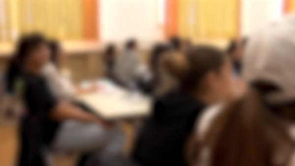 Motivul pentru care elevul de 15 ani a scos cuţitul în sala de sport din Bacău. Ce i-a spus profesoara cu câteva momente înainte