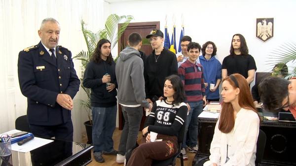 Lecţia preţioasă primită de elevii de liceu la Parchetul Militar, de Ziua Justiţiei. Au aflat secretele meseriei de procuror