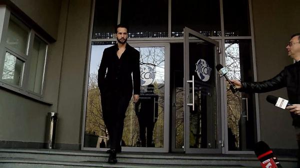 Procurorii au extins ancheta în cazul fraţilor Tate. Tristan neagă acuzaţiile şi se apără