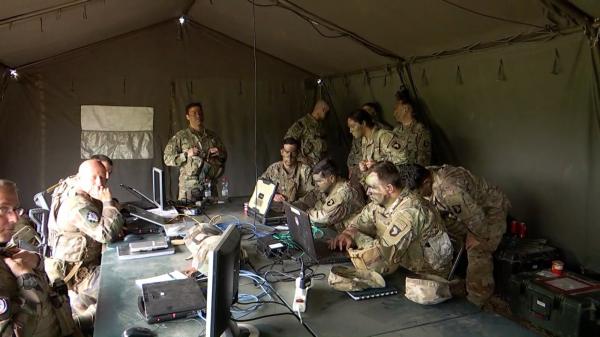 La Capul Midia, NATO a simulat respingerea unui atac aerian. În celălalt capăt al ţării, rezerviştii au fost chemaţi la unităţi tot pentru exerciţii