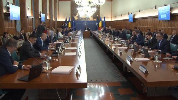 Premierul Ciucă exclude supraimpozitarea salariilor pentru mediul privat