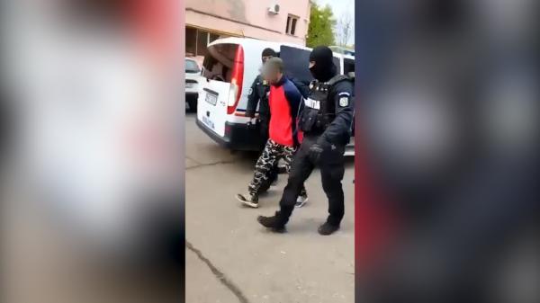 Arădeancă ucisă cu bestialitate în propria casă, pentru bijuterii şi telefoane. Criminalul a fost prins după un an