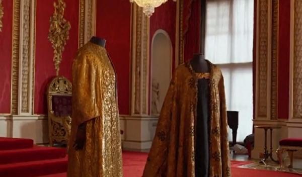Primele imagini cu hainele pe care Regele Charles le va îmbrăca la încoronare. Monarhul va purta o tunică lucrată cu fir de aur