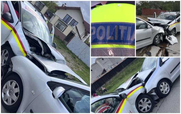 La un pas de moarte în drum spre casă! Şase persoane au ajuns la spital, după ce o ambulanţă a intrat frontal într-o maşină, în Vâlcea