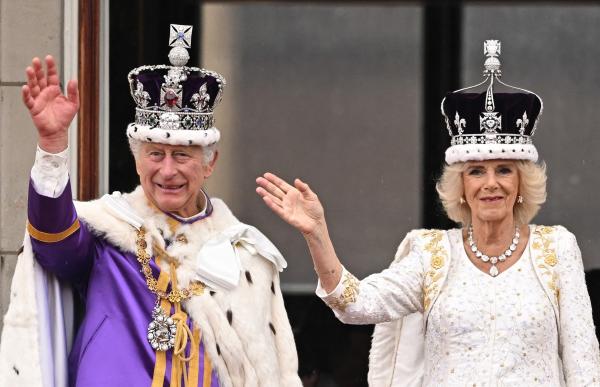Momentul istoric al încoronării Regelui Charles. Răspundere apăsătoare pentru noul monarh: să unească generaţii și să se adapteze în epoca schimbărilor