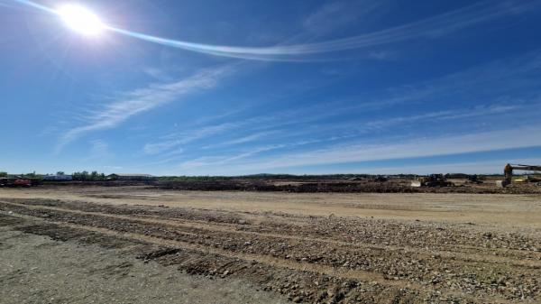 Au început lucrările la fabrica de 650 milioane euro din Oradea, unică în lume. Ce le promite românilor gigantul finlandez