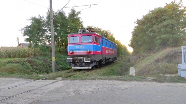 Tânărul care a furat locomotiva GFR s-a plimbat cu ea 200m. S-a asigurat că mecanicul a plecat, apoi a urcat la manşă