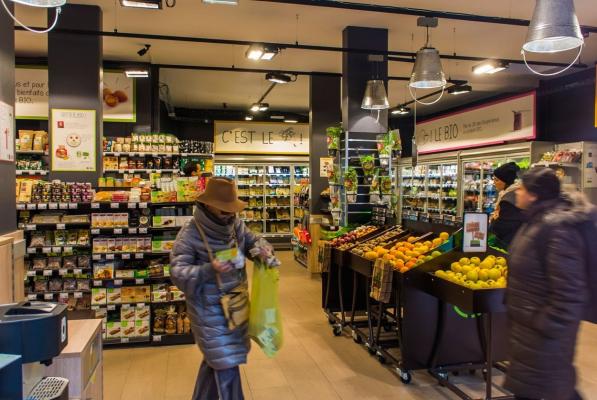 Francezii mănâncă mai puţină carne şi produse bio din cauza scumpirilor galopante
