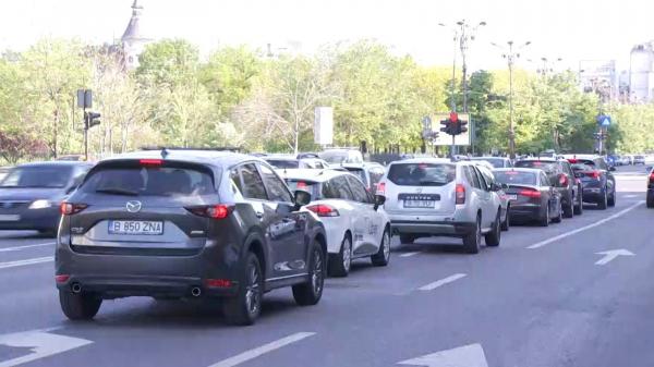 Românii renunţă la maşinile Diesel. Doar 6.900 de vehicule pe motorină înmatriculate în acest an: cât de "iubite" sunt maşinile electrice