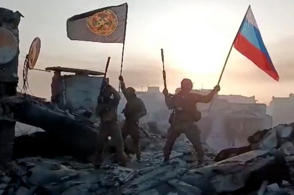 Demnitarii de la Kiev dezmint căderea Bahmutului: soldaţii ucraineni încă s-ar menţine pe poziţii într-un cartier din sudul oraşului