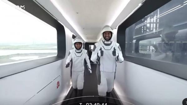 Doi astronauţi saudiţi, un bărbat şi o femeie, vor ajunge pe Staţia Spaţială Internaţională. Cine le este alături în cele 10  zile pe orbită
