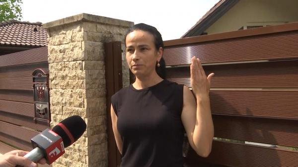 Mărturia femeii din Braşov care s-a trezit cu ursul în curte, alergat de câini: "A venit din cartier, nu din pădure. Îmi e frică, nu dorm de două nopţi"