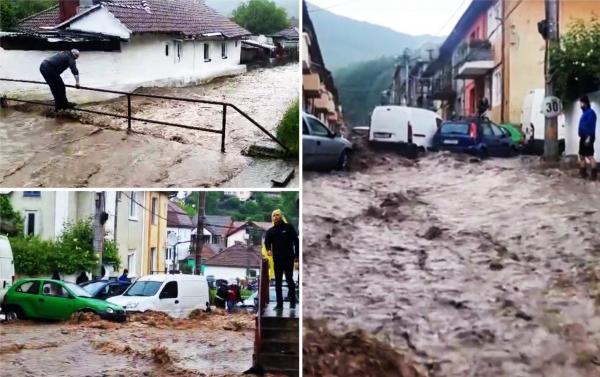 Urmările scenelor fără precedent din Reșița, unde mașini și case au fost luate pe sus de șuvoaie. "Uitați ce e aici, ferească Dumnezeu"