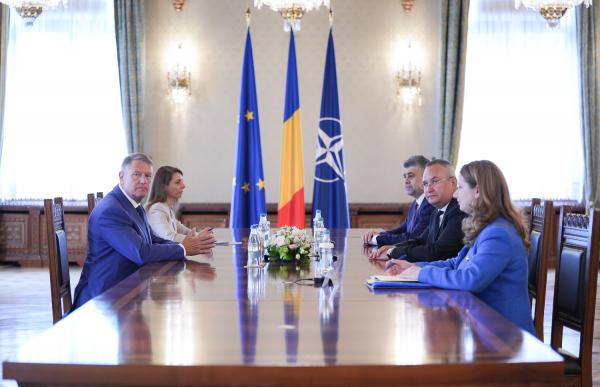 Consultările preşedintelui cu liderii coaliţiei s-au încheiat. Se reiau negocierile cu sindicaliştii din Educaţie: Noua ofertă pusă pe masă