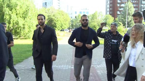 Frații Tate, din nou în fața judecătorilor. Cei doi doi milionari vor să scape de arestul la domiciliu