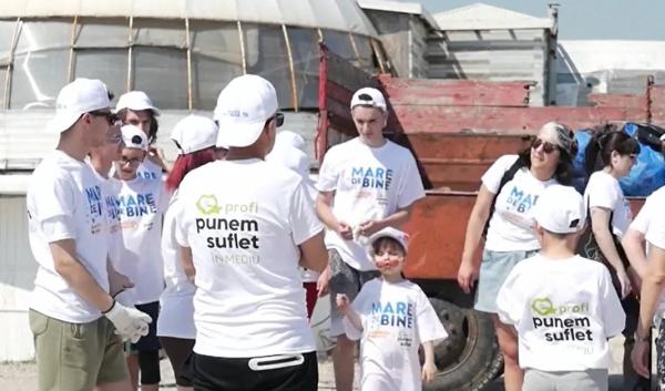 15 copii din Prahova au văzut pentru prima dată marea. Adolescenţii au contribuit şi la salvarea naturii