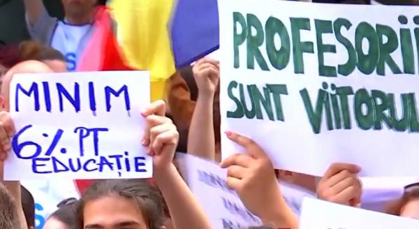 Greva profesorilor intră în a treia săptămână. Singura condiţie pusă de dascăli pentru a renunţa la proteste