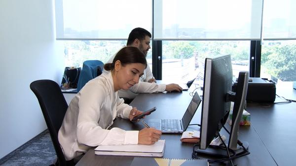 Meseriile în care salariile din România au ajuns cât în Franţa sau Germania. Atrag şi străini, care primesc chiar şi 7.000 de euro lunar