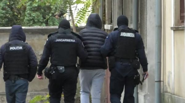 Membrii clanului Cârpaci, acuzaţi de un "tun" de două milioane de lei. DNA a intrat pe fir