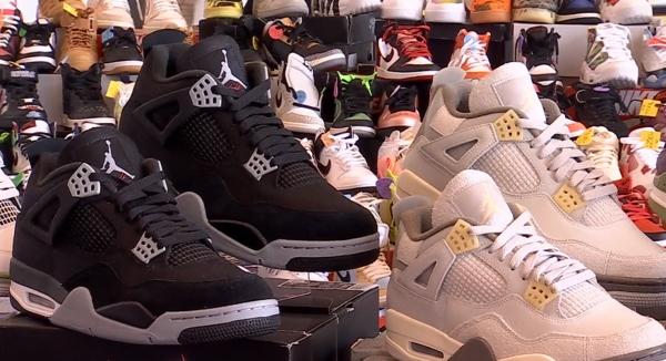 Adidaşii, vedeta unui târg din Bucureşti. Cât a costat cea mai scumpă pereche, o ediţie limitată din anul 2005