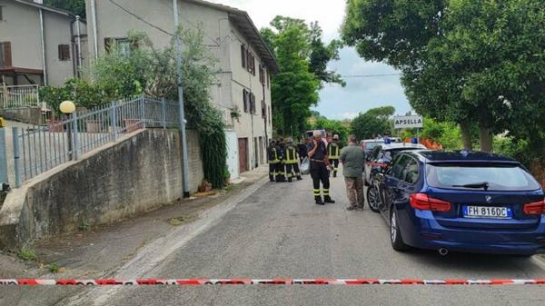 Românul mutilat în Italia de bomba care i-a explodat în mâini va rămâne și fără un ochi. Ion este în stare critică, la spital