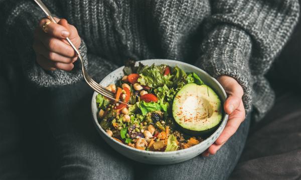 Cea mai bună "legumă" nu mai e porcul. Tot mai mulţi români renunţă complet la carne. Cum arată un meniu vegetarian
