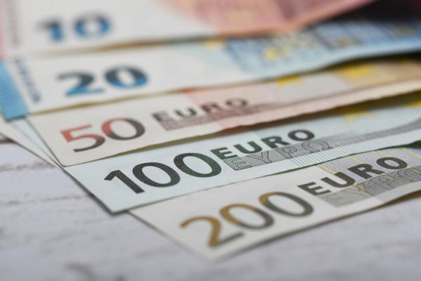 Creditele în euro ar putea fi majorate din nou. Decizia BCE, așteptată în această după-amiază