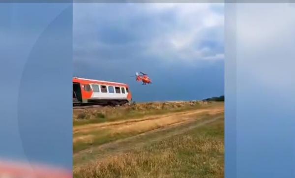 Un bărbat de 60 de ani şi-a pierdut mâna după ce a fost lovit de un tren, în Galaţi. Mai mulţi ciobani i-au sărit în ajutor