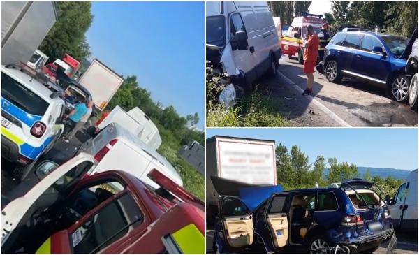 Carambol cu două maşini, un microbuz și o autoutilitară, pe o şosea din Timiş. O pasageră, rănită în urma impactului